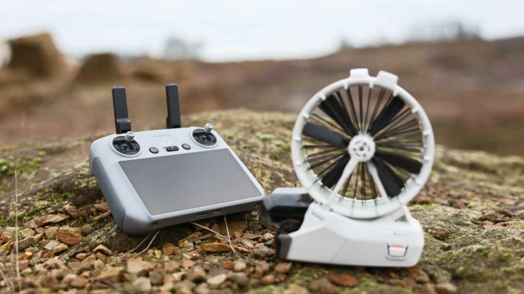 DJI Flip gefaltet mit RC-2 Remote Controller