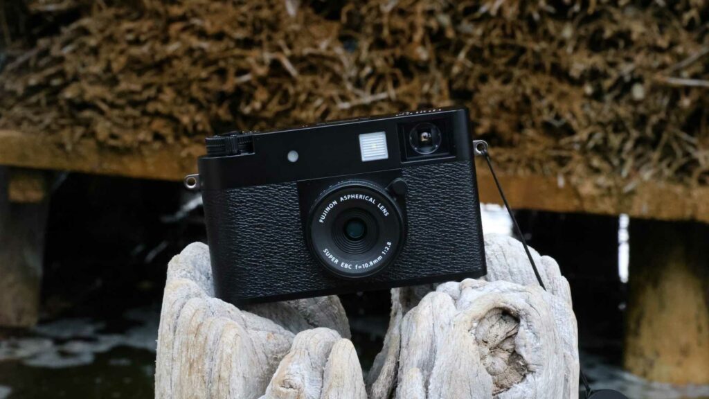 Fujifilm X-Half X-HF1