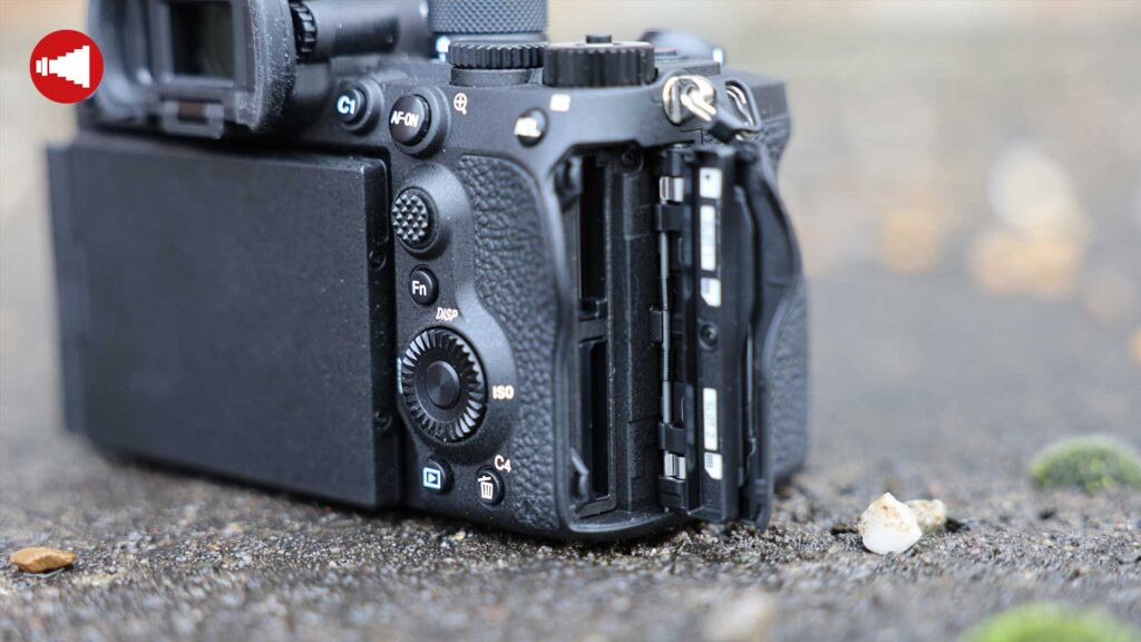 Sony Alpha 7 V Kartenslots